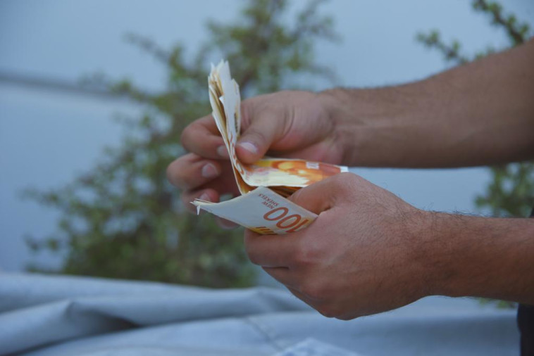 גביית דמי חסות, פרוטקשיין. אילוסטרציה