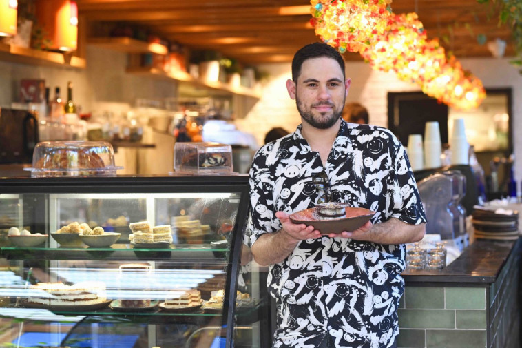 תומר אומנסקי 