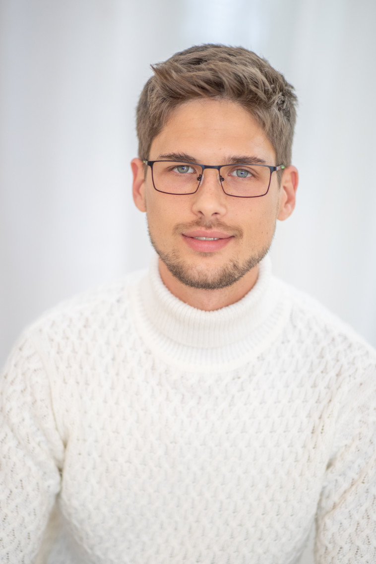 פנים מלבניות מותג גוסיפ