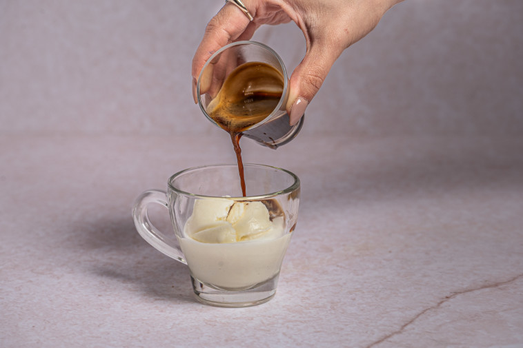 אפוגטו קפה גרג. אספרסו וגלידה. זה כל הסיפור