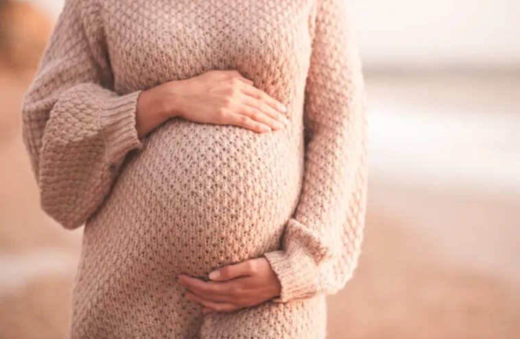 אישה בהריון