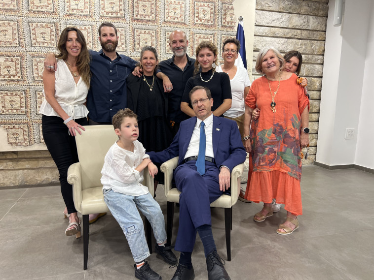 מפגש נשיא המדינה עם ארי לב צוקרמן