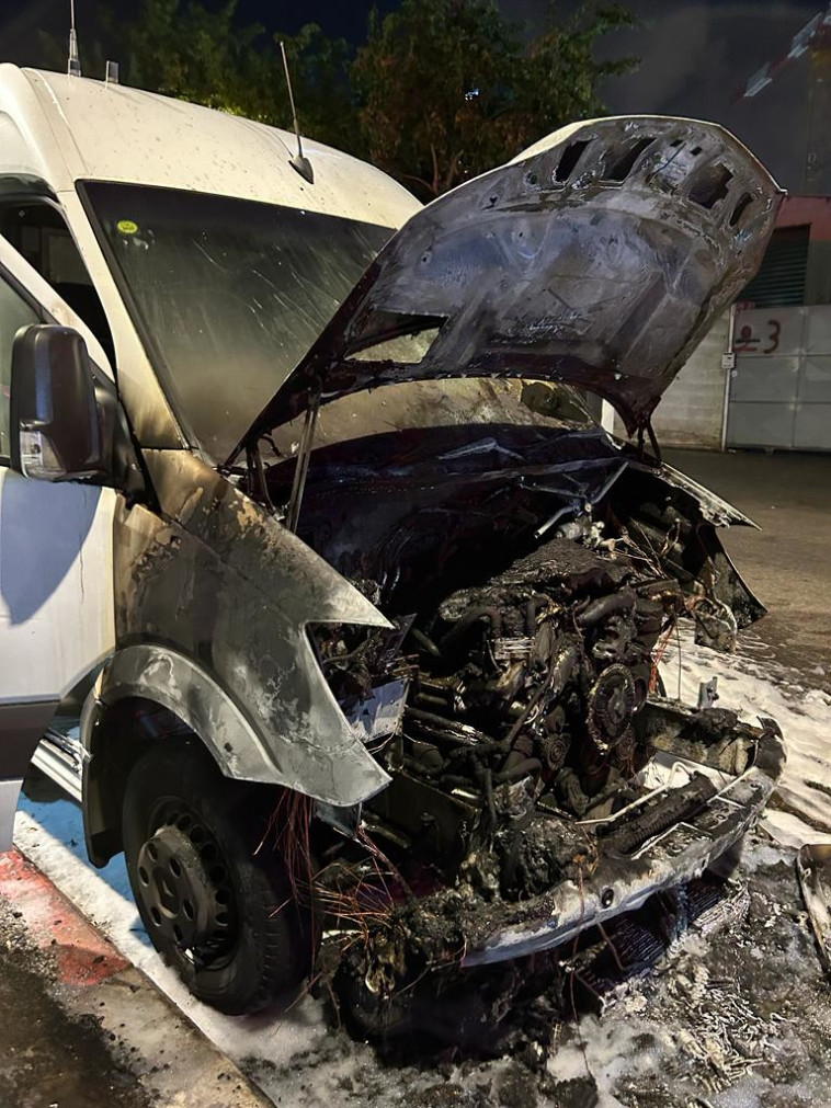 הרכב השרוף בבת ים