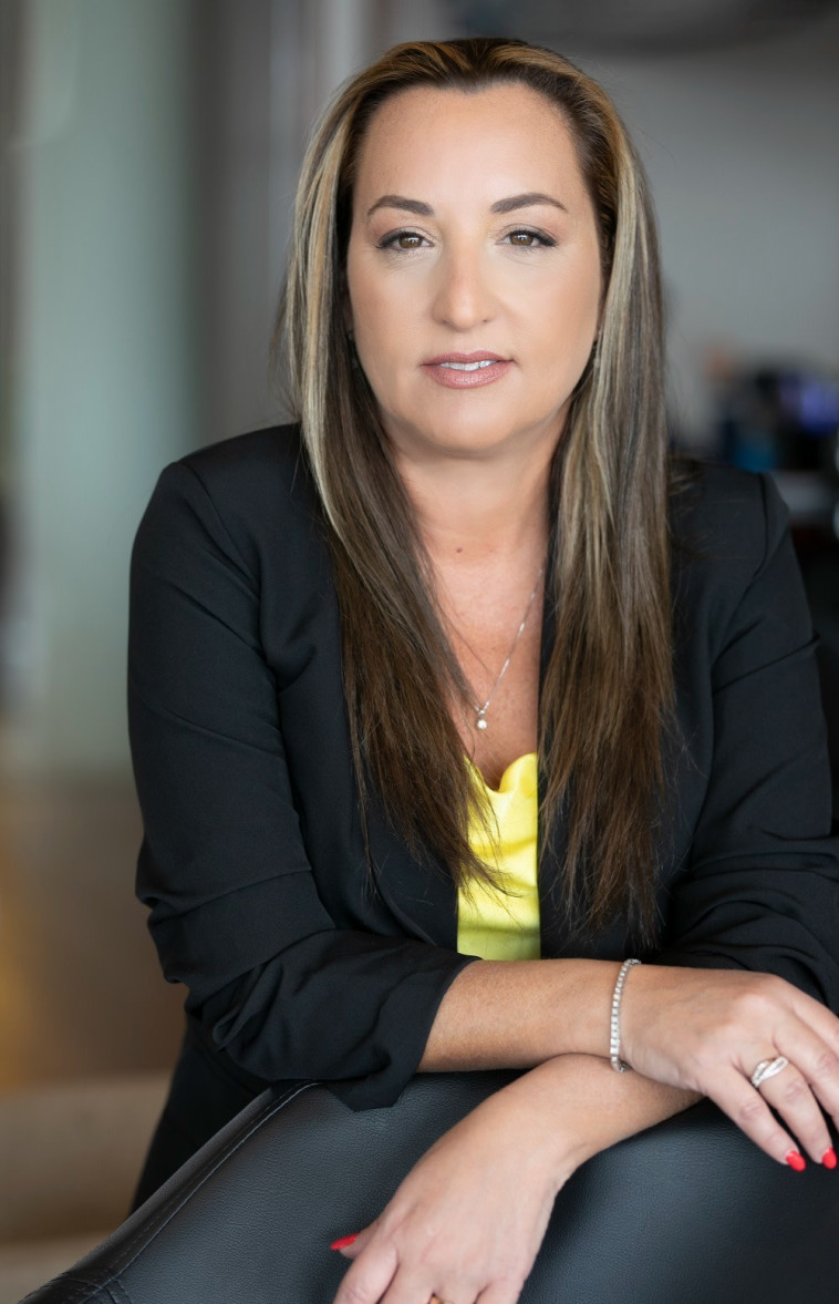 עו''ד עינבר לב. מייצגת את החותן