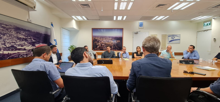 שר האוצר בפגישה עם חברי פורום מחוללי תחרות פיננסית