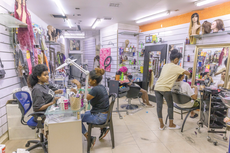 חנות בתחנה המרכזית החדשה בתל אביב