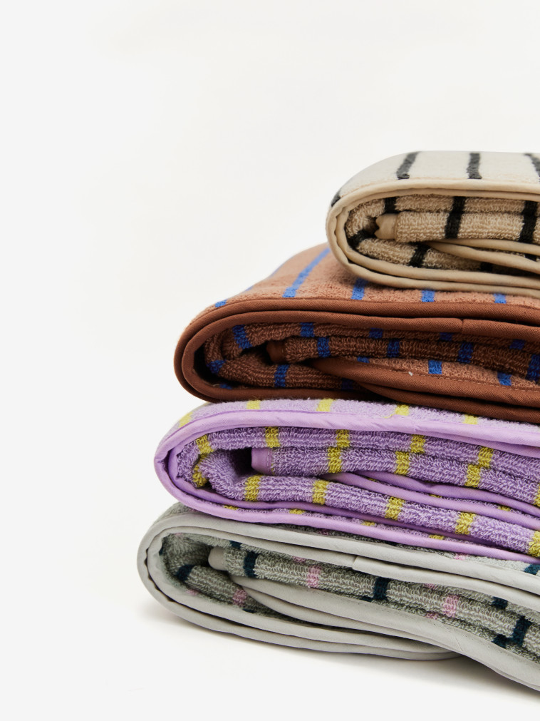 קולקציית מגבות שעוצבה במיוחד לקטנטנים של המותג Cotton Club.