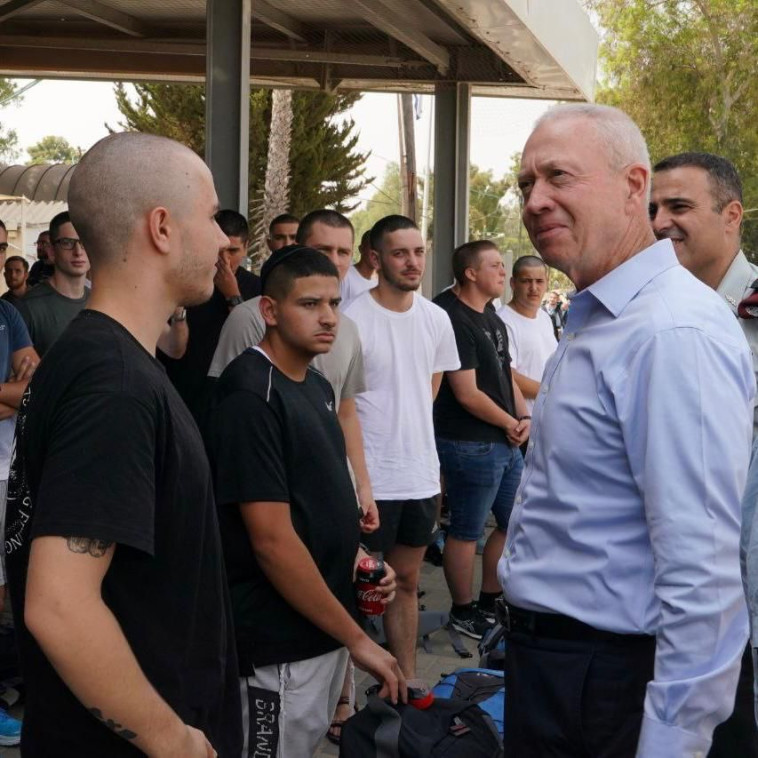 שר הביטחון יואב גלנט בבקו״ם