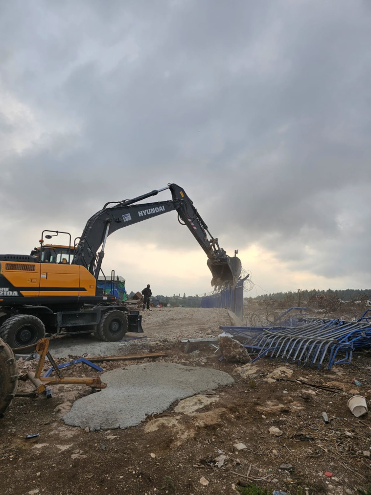 העבודות בשטח השייך לכנופיית הפשע של בילאל סועאד