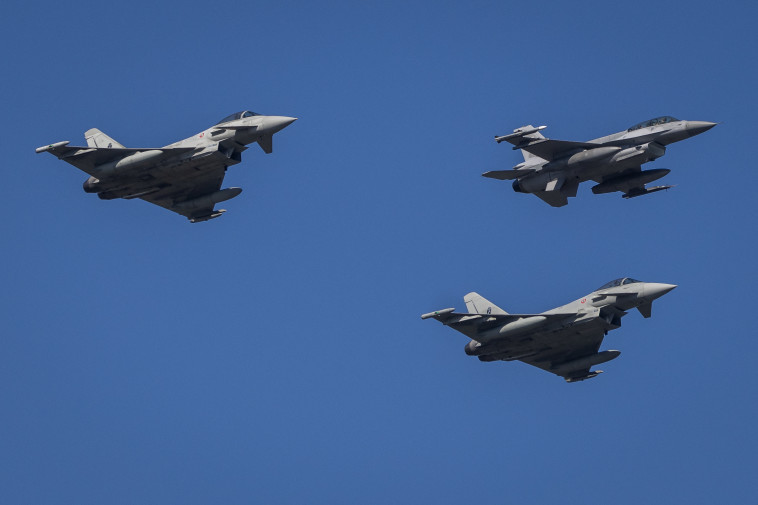 מטוסי ה''טייפון'' שלקחו חלק במצד הצבאי בפולין (צילום: AFP via Getty Images)
