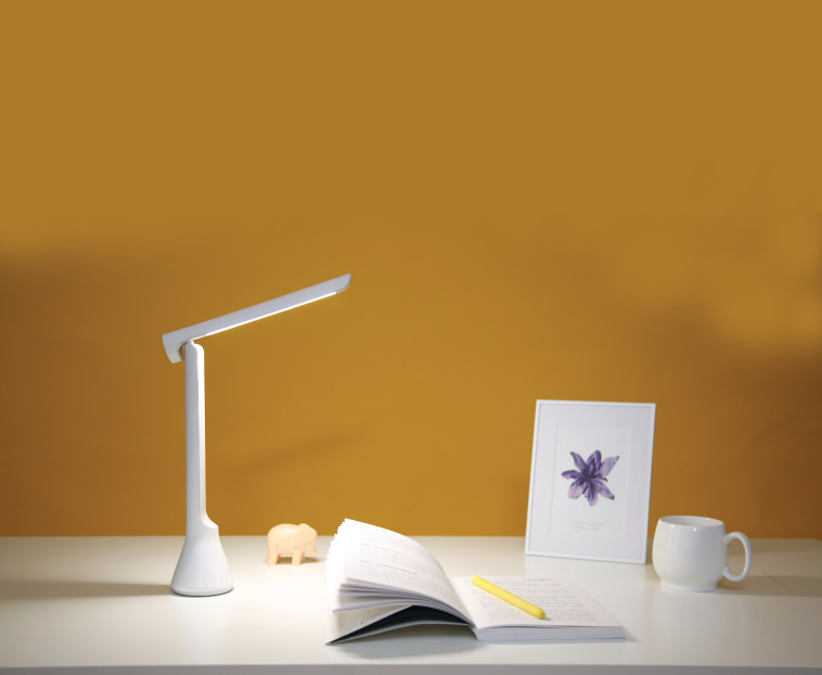 מנורת שולחן 