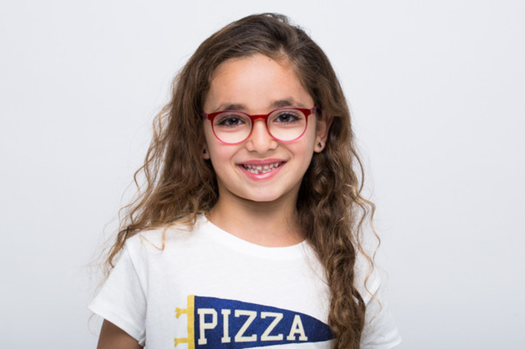 בדיקת עיניים מומלצת מגיל שנה. OPTICANA KIDS
