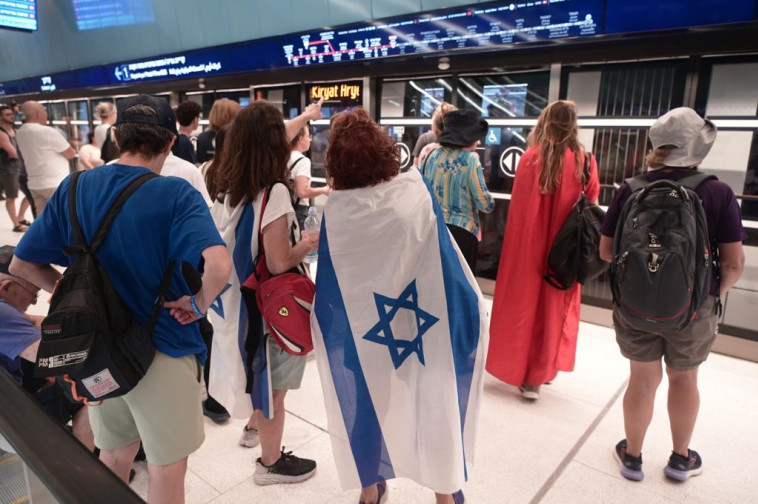 המפגינים נגד הרפורמה ברכבת הקלה