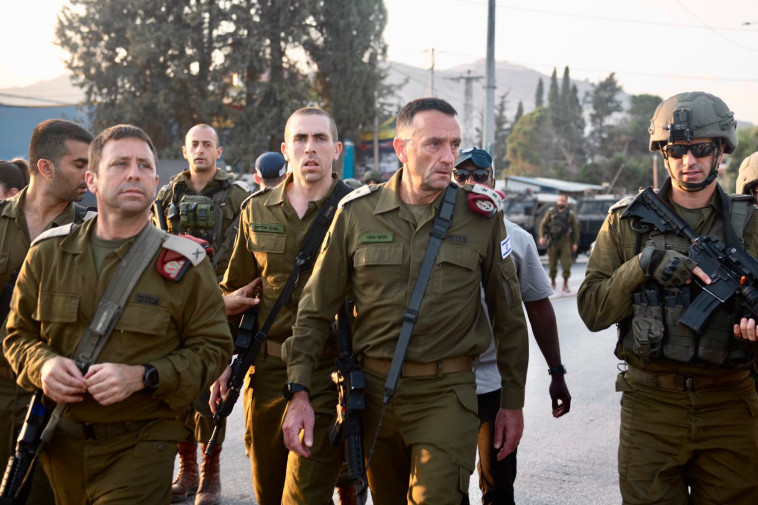 הרמטכ''ל בזירת הפיגוע בחווארה