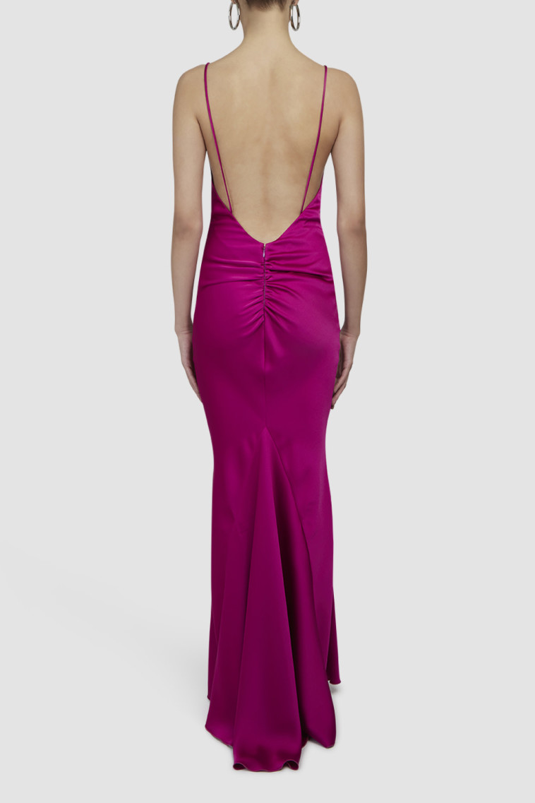 גב חשוף, בוטיק מיכל