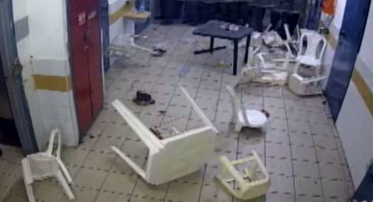 כאוס בכלא בעקבות הפרות הסדר 