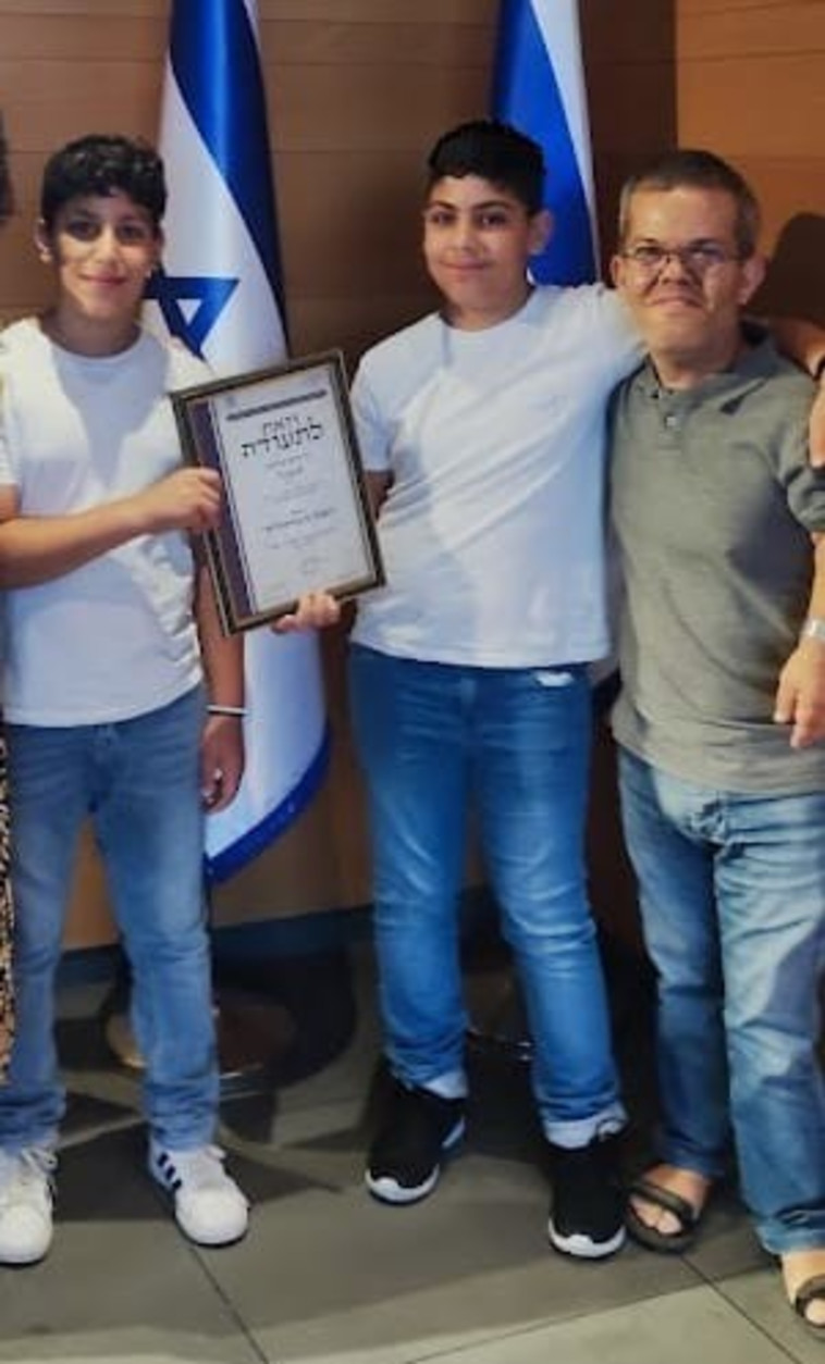 דודו שמאי עם שני בניו