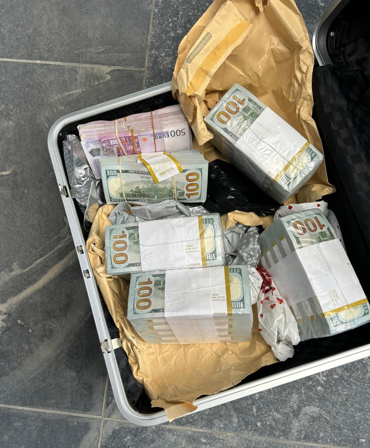 למעלה משני מיליון שקלים במטבע זר