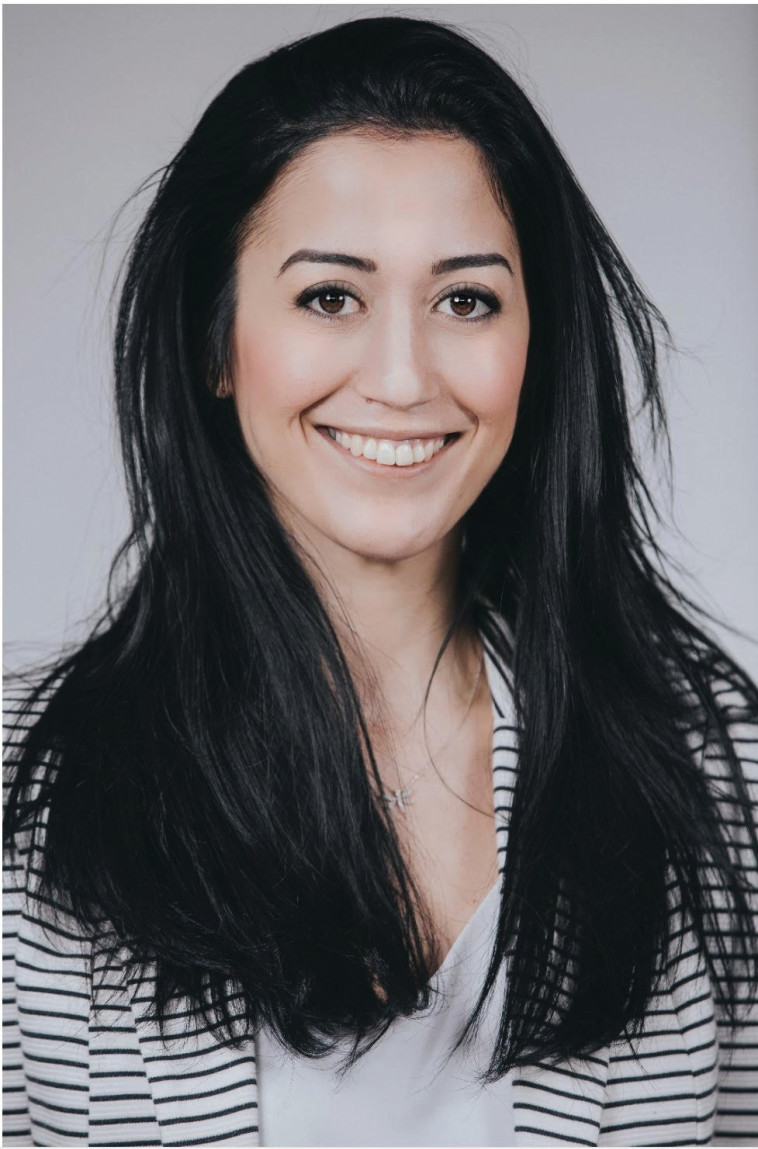 אסתאר בר סמנכ''לית שיווק 