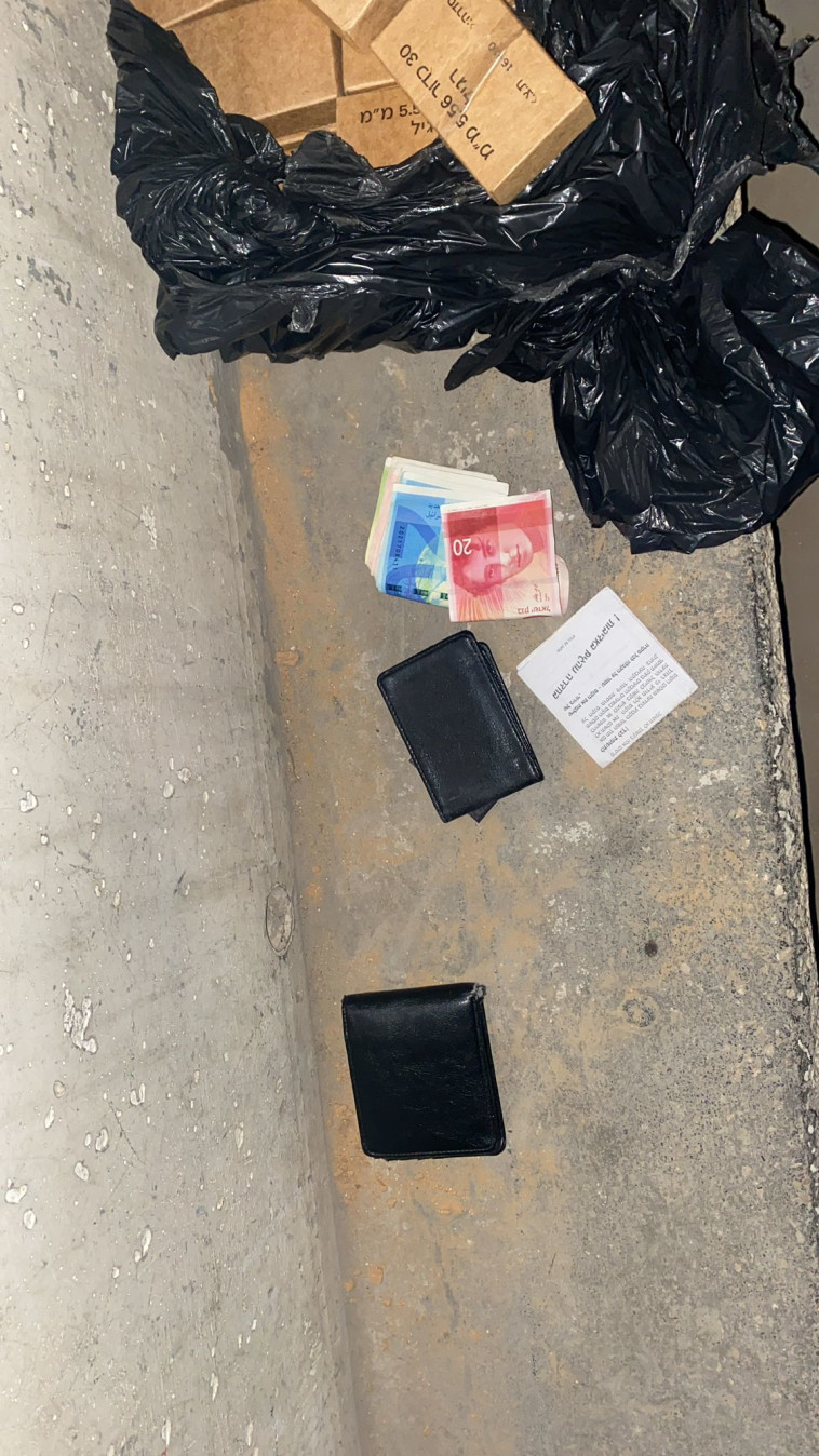 פריטי האמל''ח אותם ניסו להבריח תושב פורדיס וקרו משפחתו