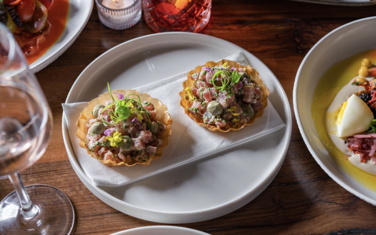 חייב להיות שם כדי להבין, מיס&amp;מר