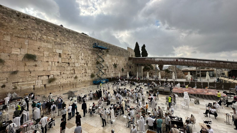 הדיקת אבני הכותל