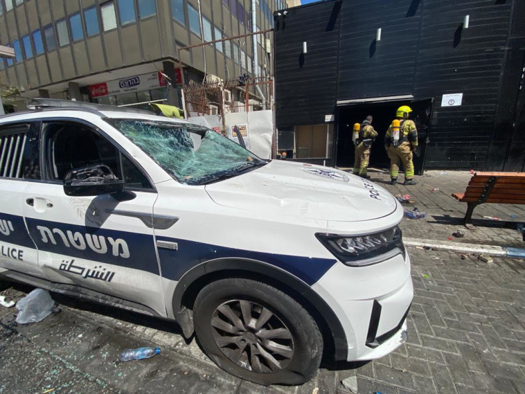 נזקי יידוי אבנים בהפגנת אריתראים בדרום תל אביב