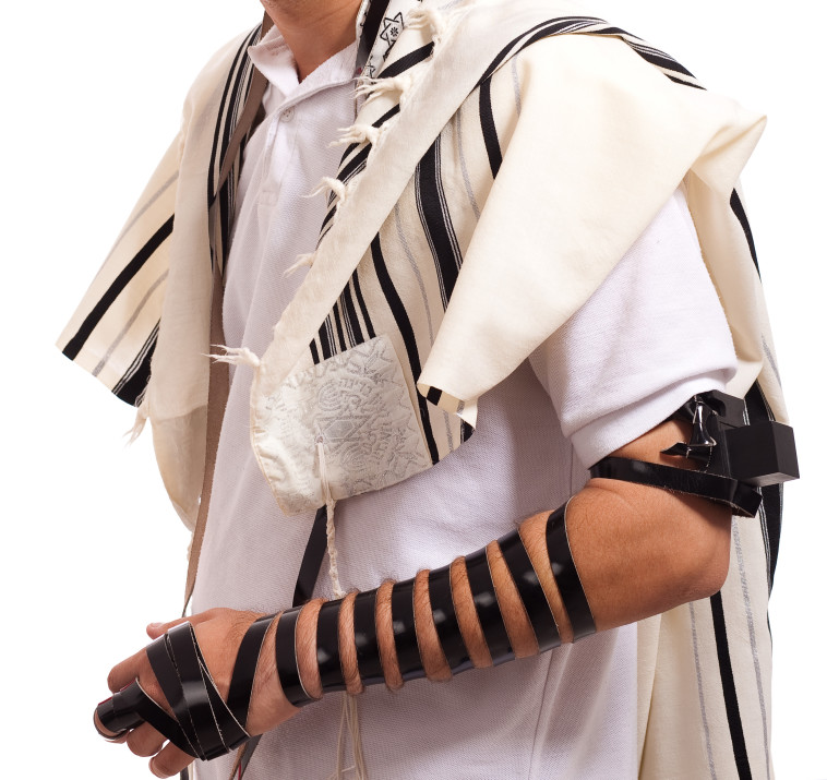 האישה טענה כי מאז שבעלה חזר בתשובה ''הוא משליט טרור בבית''