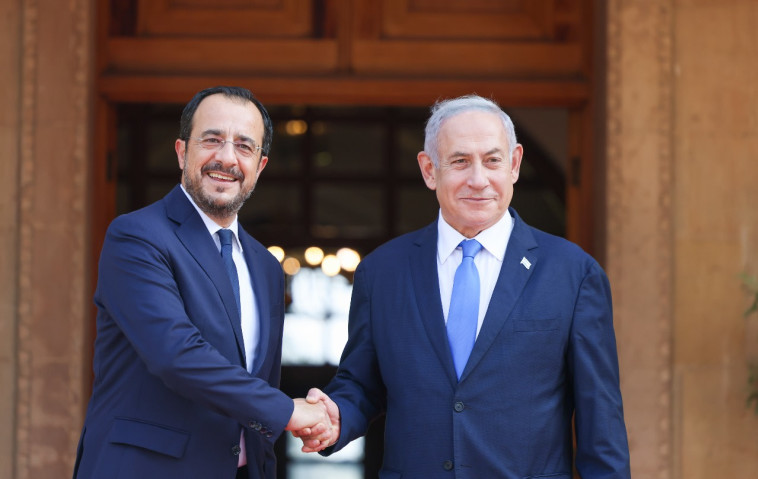 בנימין נתניהו, ניקוס כריסטודולידיס