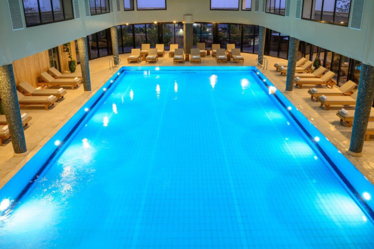 בריכה, מלון כנען