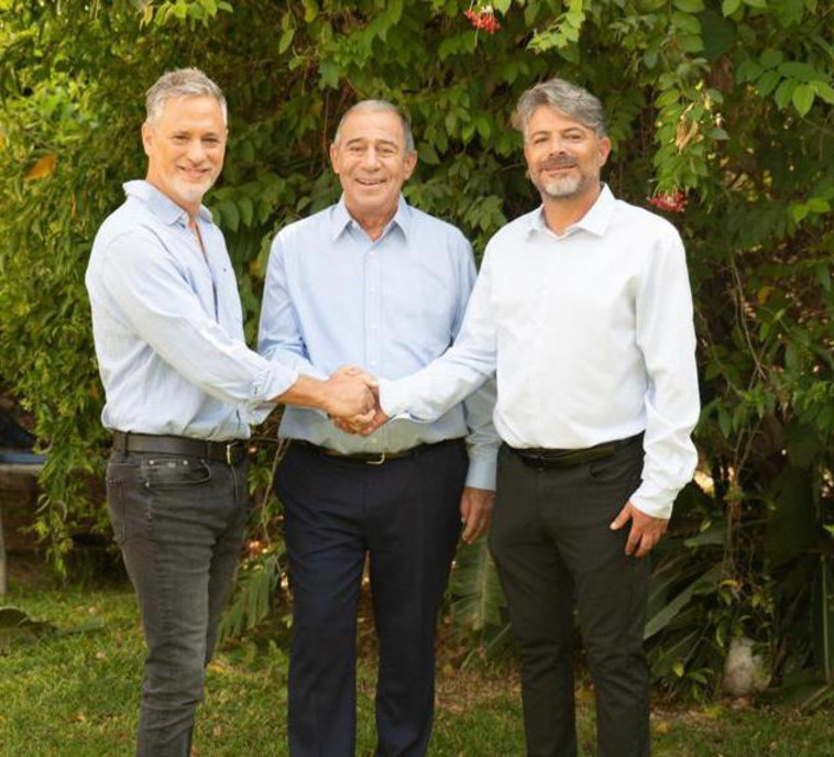 שמואל בוקסר,  יהודה חיימוביץ וליאור אלימלך