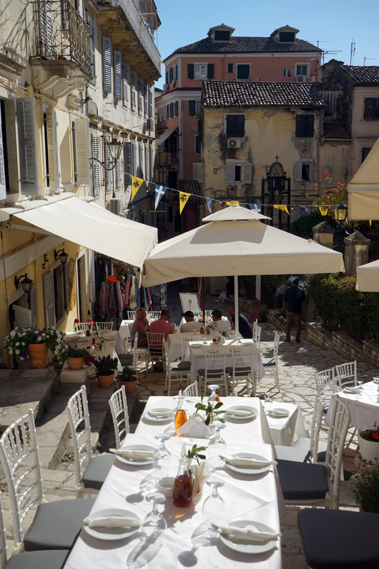 קורפו, אילוסטרציה