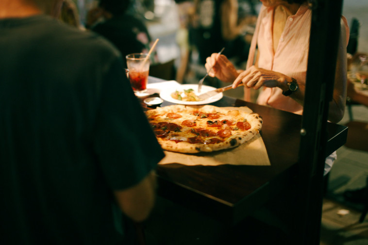 ונוס תנור ים תיכוני -  פיצה פפרוני