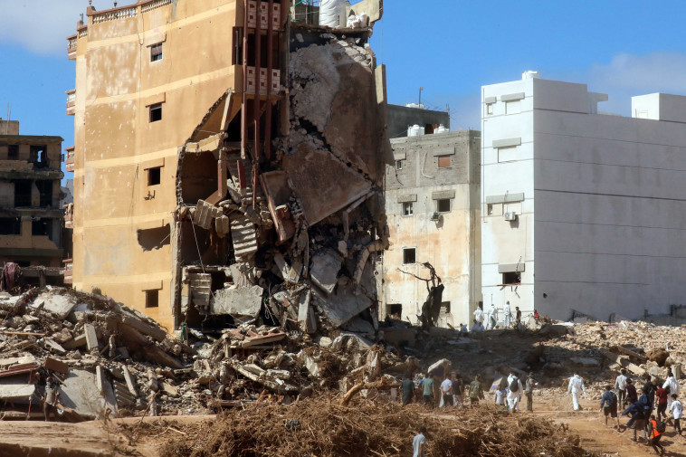 העיר דרנה לאחר אסון השיטפונות