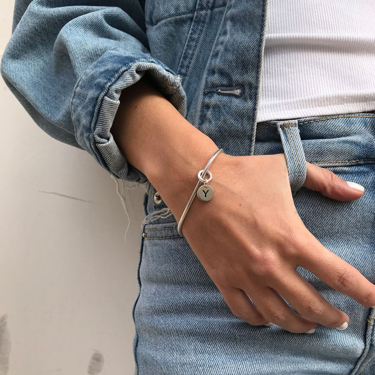 שני יעקובי &ndash; מעצבת התכשיטים שלוקחת השראה מהעיר תל אביב