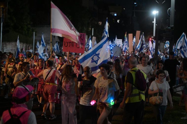 הצעדה נגד הרפורמה המשפטית בתל אביב (צילום: אבשלום ששוני)