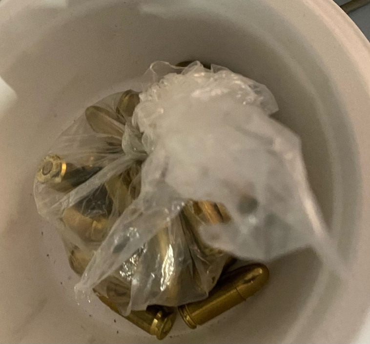 הנשק שנתפס בדירה בנצרת