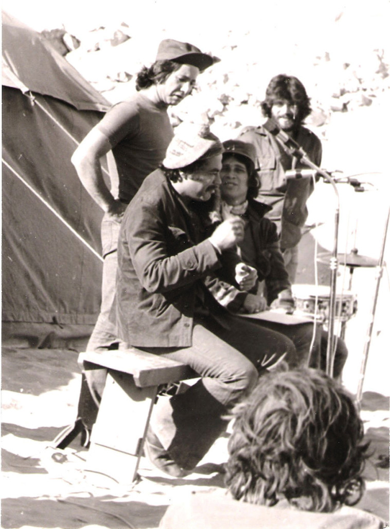 ג'ו קוט ואריה מוסקונה, ששי קשת ויהודה בארקן