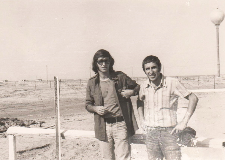 יצחק אליעזרוב (להקת השגרירים) ויגאל בשן