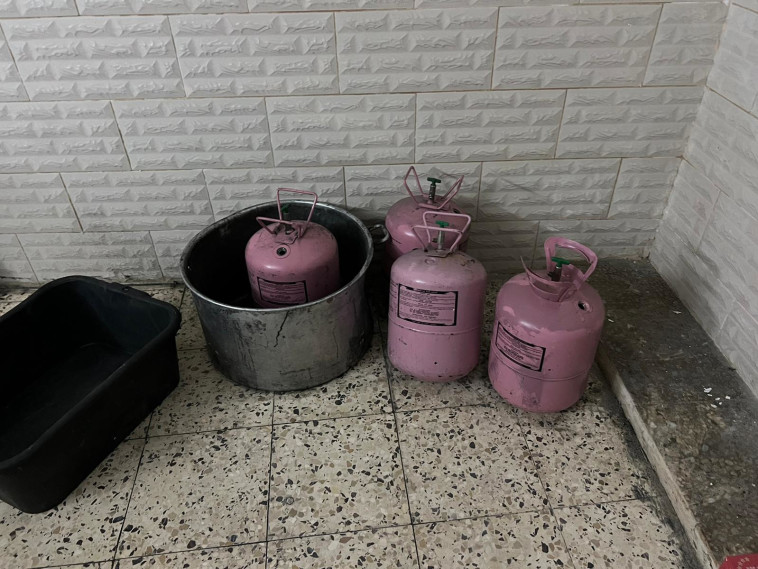 המטענים ובלוני הגז שאותרו