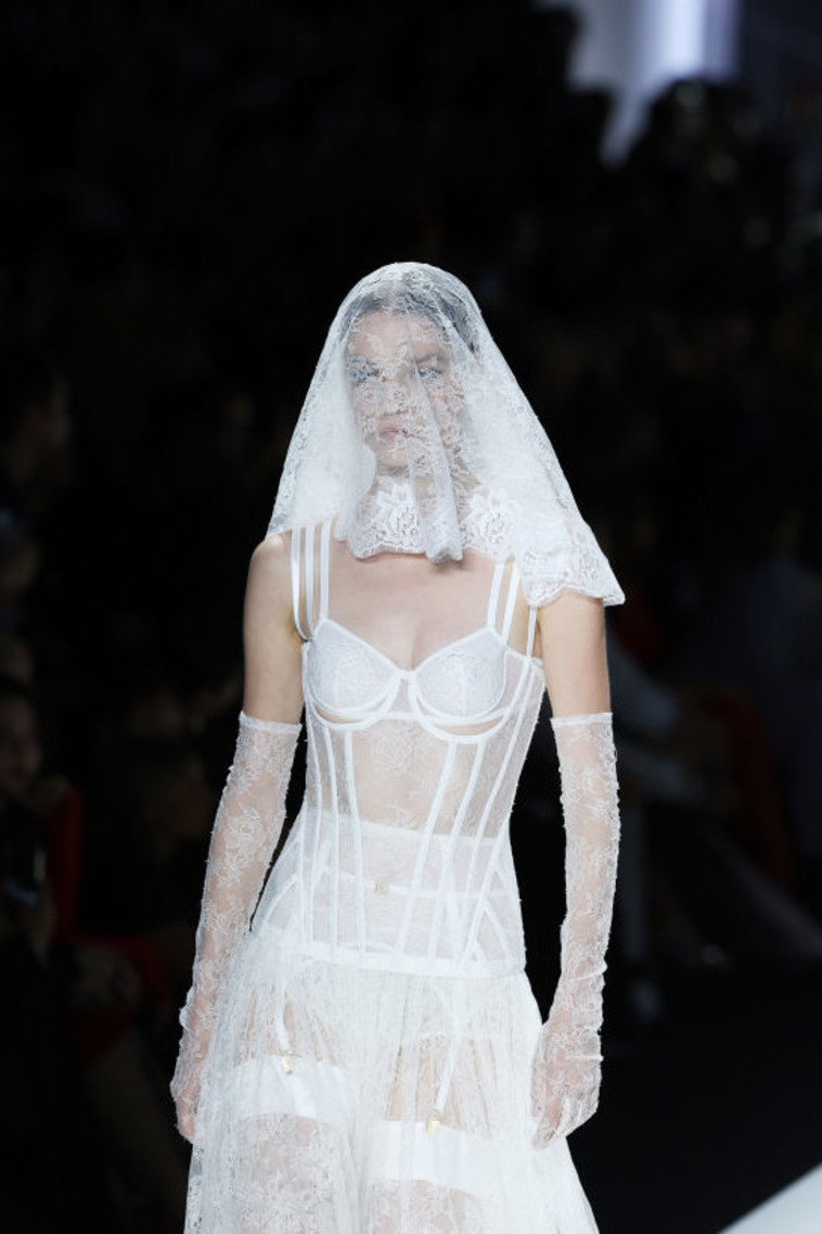 התצוגה של דולצ'ה&amp;גבאנה בשבוע האופנה במילאנו