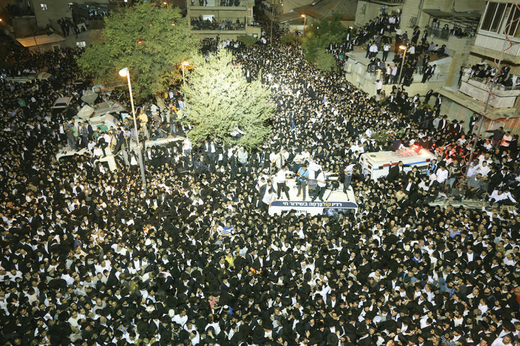 לוויה עובדיה יוסף