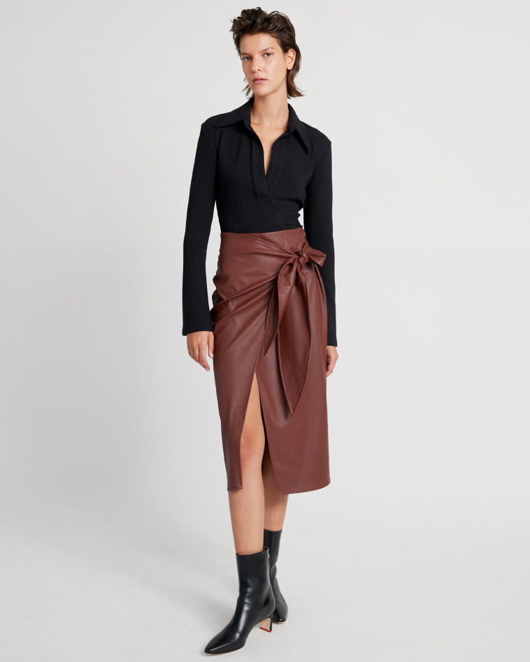 אומא, חצאית - 149 שקל במקום 450 שקל