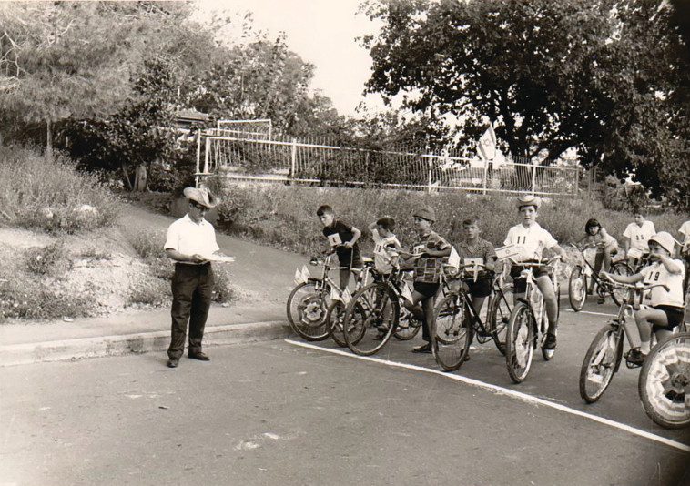 על גלגלים (תערוכת אופניים)