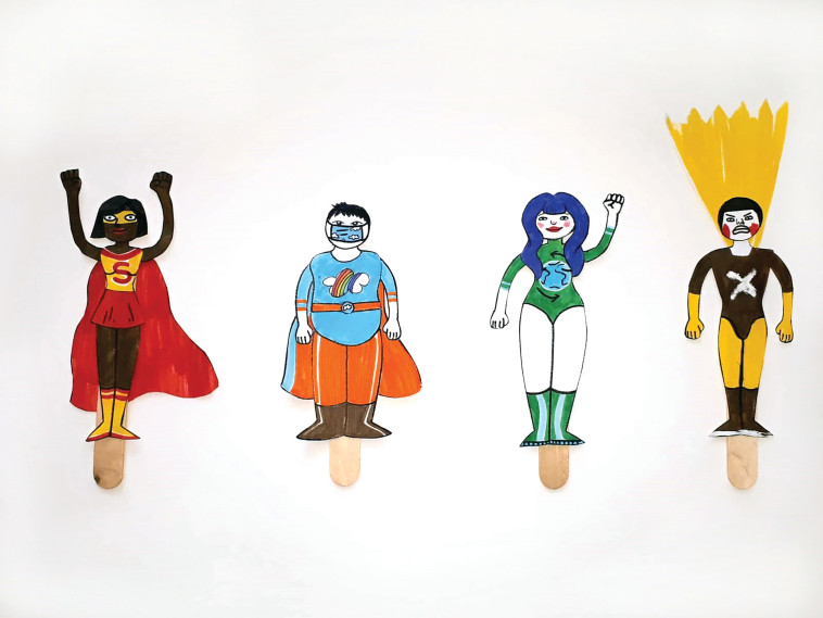 סדנת קומיקס גיבורים על מקלות (צילום: נועה גוטפרוינד)
