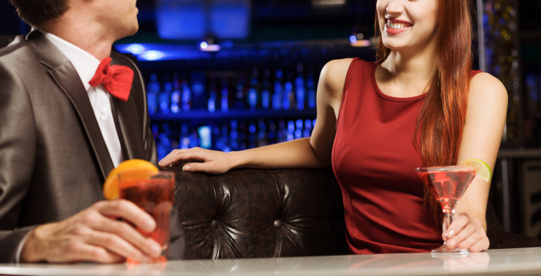 ישבה עם גבר אחר והתעלמה מהדייט שלה, אילוסטרציה