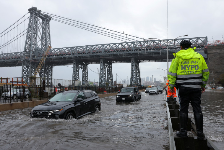 שיטפונות בעיר ניו יורק (צילום: REUTERS/Andrew Kelly/File Photo)