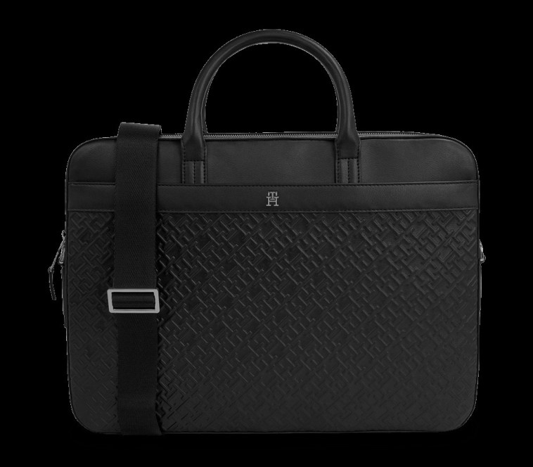 טומי הילפיגר ל-FACTORY54. מחיר: 939 שקלים