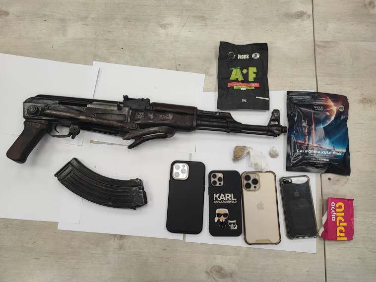 הנשקים שנתפסו בלוד