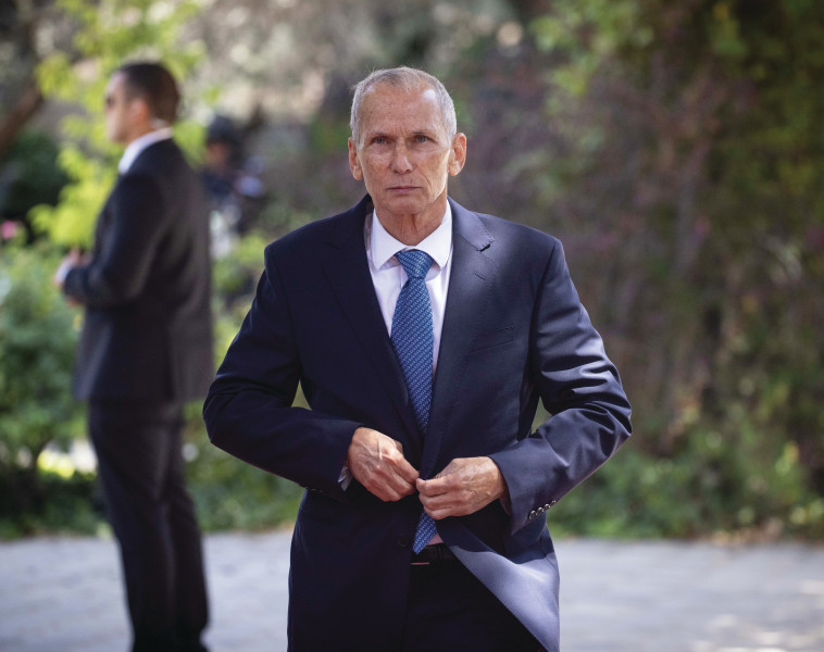 עמר בר לב כשר לביטחון פנים